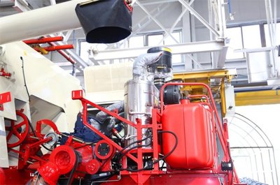 國四時(shí)代，濰柴雷沃智慧農(nóng)業(yè)以科技實(shí)力為發(fā)動(dòng)機(jī)裝配保駕護(hù)航